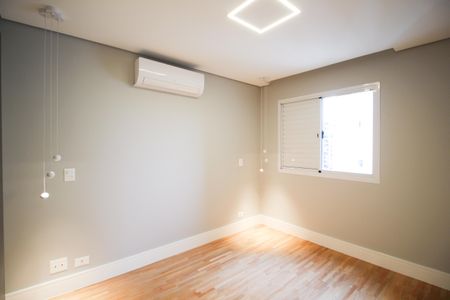 Apartamento à venda com 105m², 4 quartos e 2 vagas Apartamento à venda com 105m², 4 quartos e 2 vagasSuíte