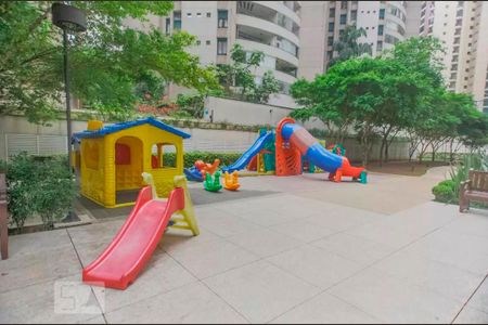 Apartamento à venda com 105m², 4 quartos e 2 vagas Apartamento à venda com 105m², 4 quartos e 2 vagasÁrea comum - Playground