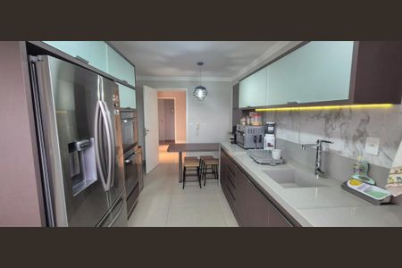 Apartamento à venda com 181m², 3 quartos e 3 vagas