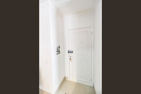 Casa de condomínio à venda com 180m², 3 quartos e 2 vagas Casa de condomínio à venda com 180m², 3 quartos e 2 vagasEntrada