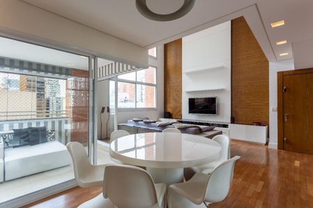 Apartamento à venda com 157m², 3 quartos e 4 vagas