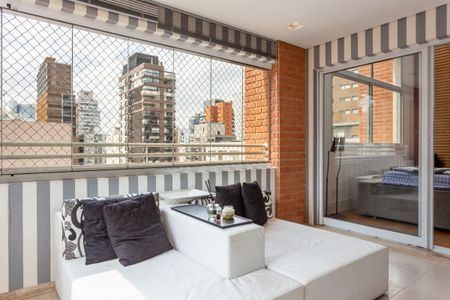 Apartamento à venda com 157m², 3 quartos e 4 vagas