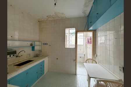 Apartamento à venda com 90m², 3 quartos e 2 vagasCozinha