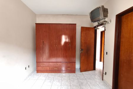 Casa à venda com 170m², 4 quartos e 3 vagas Casa à venda com 170m², 4 quartos e 3 vagasQuarto Suíte