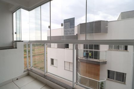 Sacada de apartamento para alugar com 2 quartos, 64m² em Granja Marileusa, Uberlândia