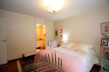 Apartamento à venda com 135m², 3 quartos e 1 vagaSuíte