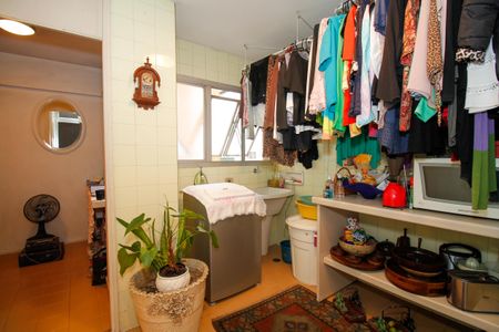 Apartamento à venda com 135m², 3 quartos e 1 vagaÁrea de Serviço