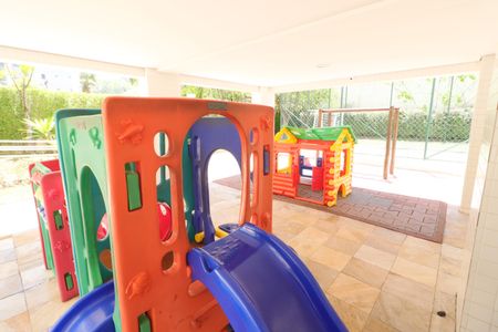 Apartamento à venda com 87m², 3 quartos e 2 vagasÁrea comum - Playground