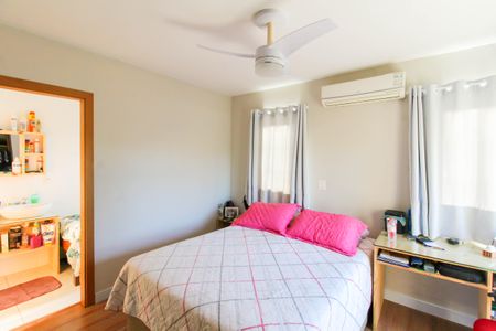 Casa à venda com 240m², 5 quartos e 5 vagas Casa à venda com 240m², 5 quartos e 5 vagasCasa 1 - Suíte