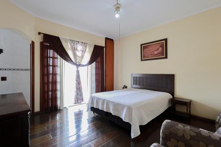 Casa para alugar com 242m², 3 quartos e 3 vagasSuíte 1