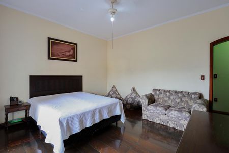 Casa para alugar com 242m², 3 quartos e 3 vagasSuíte 1