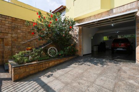 Casa para alugar com 242m², 3 quartos e 3 vagasJardim e entrada