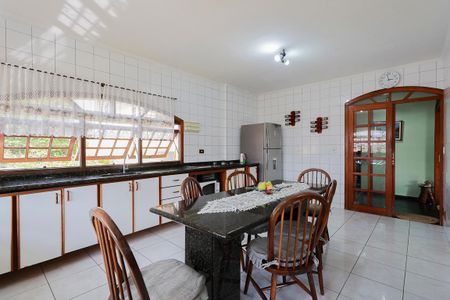 Casa para alugar com 242m², 3 quartos e 3 vagasCozinha