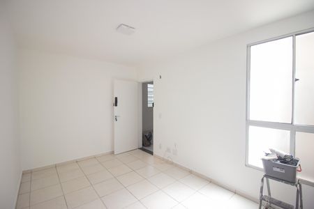 Sala de apartamento para alugar com 2 quartos, 45m² em Morro do Confisco, Contagem