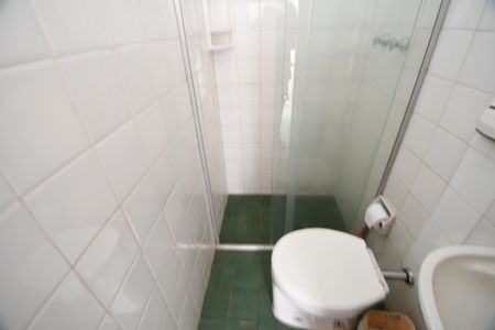 Casa para alugar com 370m², 5 quartos e 4 vagasBanheiro de serviço