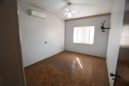 Casa para alugar com 370m², 5 quartos e 4 vagasQuarto 2 - Suíte