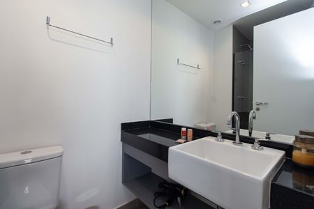 Studio para alugar com 24m², 0 quarto e sem vaga Studio para alugar com 24m², 0 quarto e sem vagaBanheiro