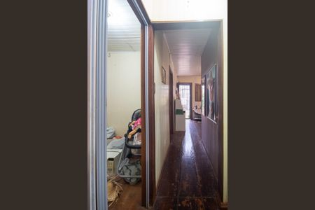 Casa à venda com 180m², 3 quartos e sem vaga Casa à venda com 180m², 3 quartos e sem vagaCorredor