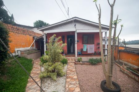 Casa à venda com 180m², 3 quartos e sem vaga Casa à venda com 180m², 3 quartos e sem vagaFachada