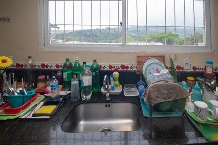 Casa à venda com 180m², 3 quartos e sem vaga Casa à venda com 180m², 3 quartos e sem vagaCozinha