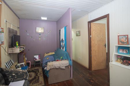 Sala de casa à venda com 4 quartos, 180m² em Vila Nova, Porto Alegre