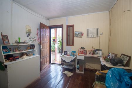 Casa à venda com 180m², 3 quartos e sem vaga Casa à venda com 180m², 3 quartos e sem vagaSala