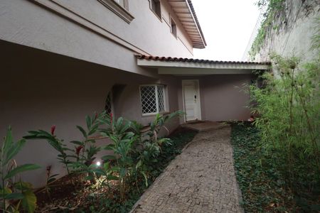 Casa para alugar com 610m², 4 quartos e 5 vagasEntrada
