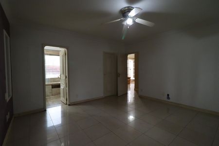 Casa para alugar com 610m², 4 quartos e 5 vagasSuíte 2