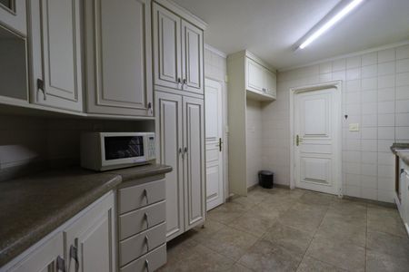 Casa para alugar com 610m², 4 quartos e 5 vagasCozinha