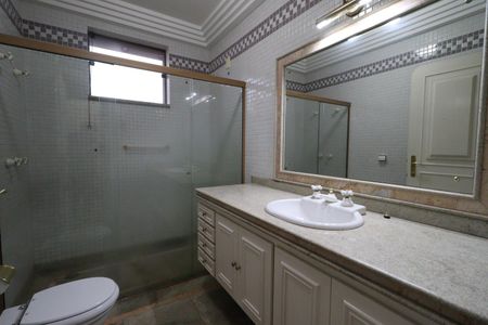 Casa para alugar com 610m², 4 quartos e 5 vagasBanheiro da Suíte 3
