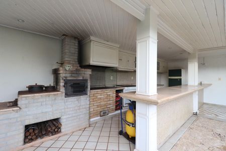 Casa para alugar com 610m², 4 quartos e 5 vagasÁrea comum-Churrasqueira