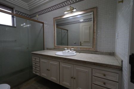 Casa para alugar com 610m², 4 quartos e 5 vagasBanheiro da Suíte 3
