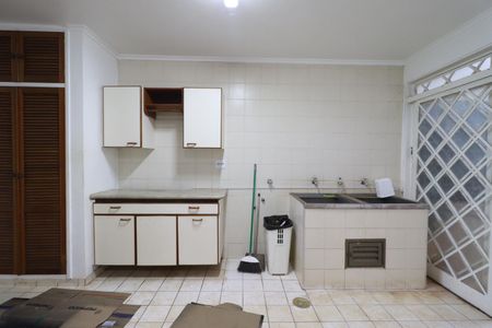 Casa para alugar com 610m², 4 quartos e 5 vagasÁrea de Serviço