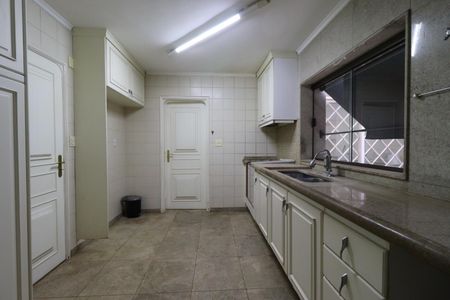Casa para alugar com 610m², 4 quartos e 5 vagasCozinha