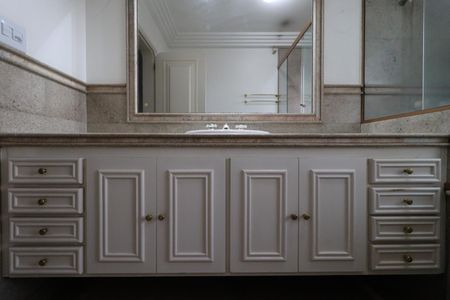 Casa para alugar com 610m², 4 quartos e 5 vagasBanheiro da Suíte 2