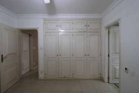 Casa para alugar com 610m², 4 quartos e 5 vagasSuíte 1