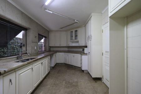 Casa para alugar com 610m², 4 quartos e 5 vagasCozinha