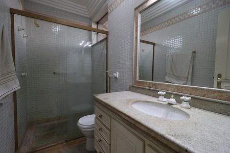 Casa para alugar com 610m², 4 quartos e 5 vagasBanheiro da Suíte 4