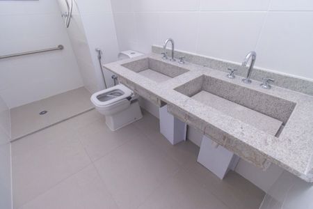 Apartamento para alugar com 142m², 3 quartos e 5 vagasBanheiro da Suíte 1