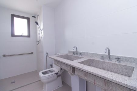 Apartamento para alugar com 142m², 3 quartos e 5 vagasBanheiro da Suíte 1