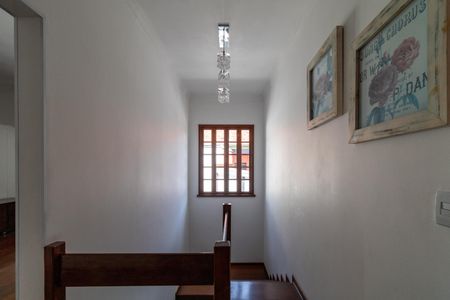 Casa para alugar com 350m², 4 quartos e 5 vagas Casa para alugar com 350m², 4 quartos e 5 vagasCorredor