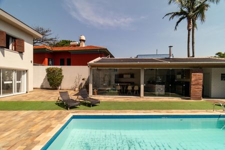 Casa para alugar com 350m², 4 quartos e 5 vagas Casa para alugar com 350m², 4 quartos e 5 vagasPiscina