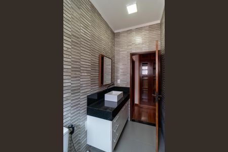 Casa para alugar com 350m², 4 quartos e 5 vagas Casa para alugar com 350m², 4 quartos e 5 vagasBanheiro