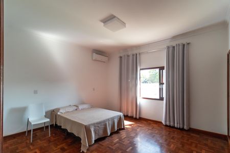 Casa para alugar com 350m², 4 quartos e 5 vagas Casa para alugar com 350m², 4 quartos e 5 vagasQuarto 1