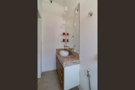 Casa para alugar com 350m², 4 quartos e 5 vagas Casa para alugar com 350m², 4 quartos e 5 vagasBanheiro da Suíte 1