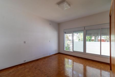 Casa para alugar com 350m², 4 quartos e 5 vagas Casa para alugar com 350m², 4 quartos e 5 vagasSuíte 1