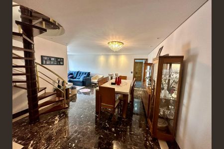 Apartamento à venda com 238m², 3 quartos e 3 vagas3