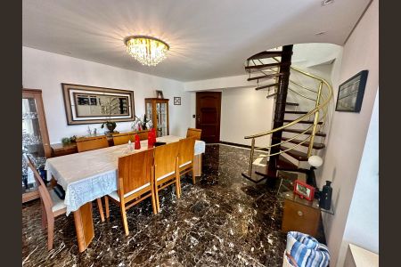 Apartamento à venda com 238m², 3 quartos e 3 vagas6