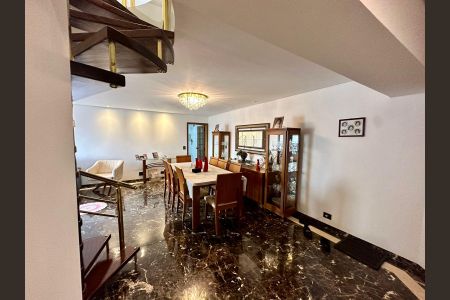 Apartamento à venda com 238m², 3 quartos e 3 vagas5