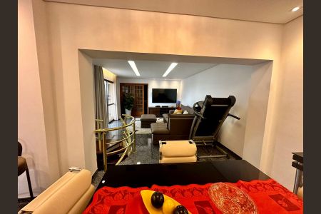 Apartamento à venda com 238m², 3 quartos e 3 vagas27.1